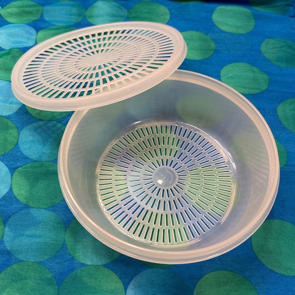 Tupperware Berry Colander - Picture 2 of 3